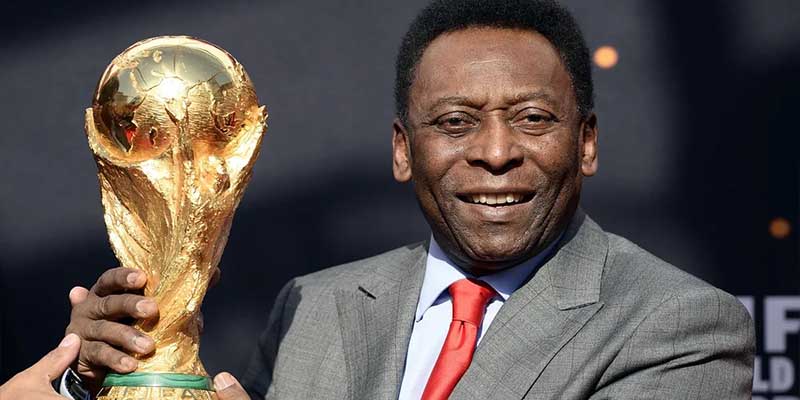 Pele thuộc top những cầu thủ hay nhất thế giới nhờ 3 chức vô địch World Cup